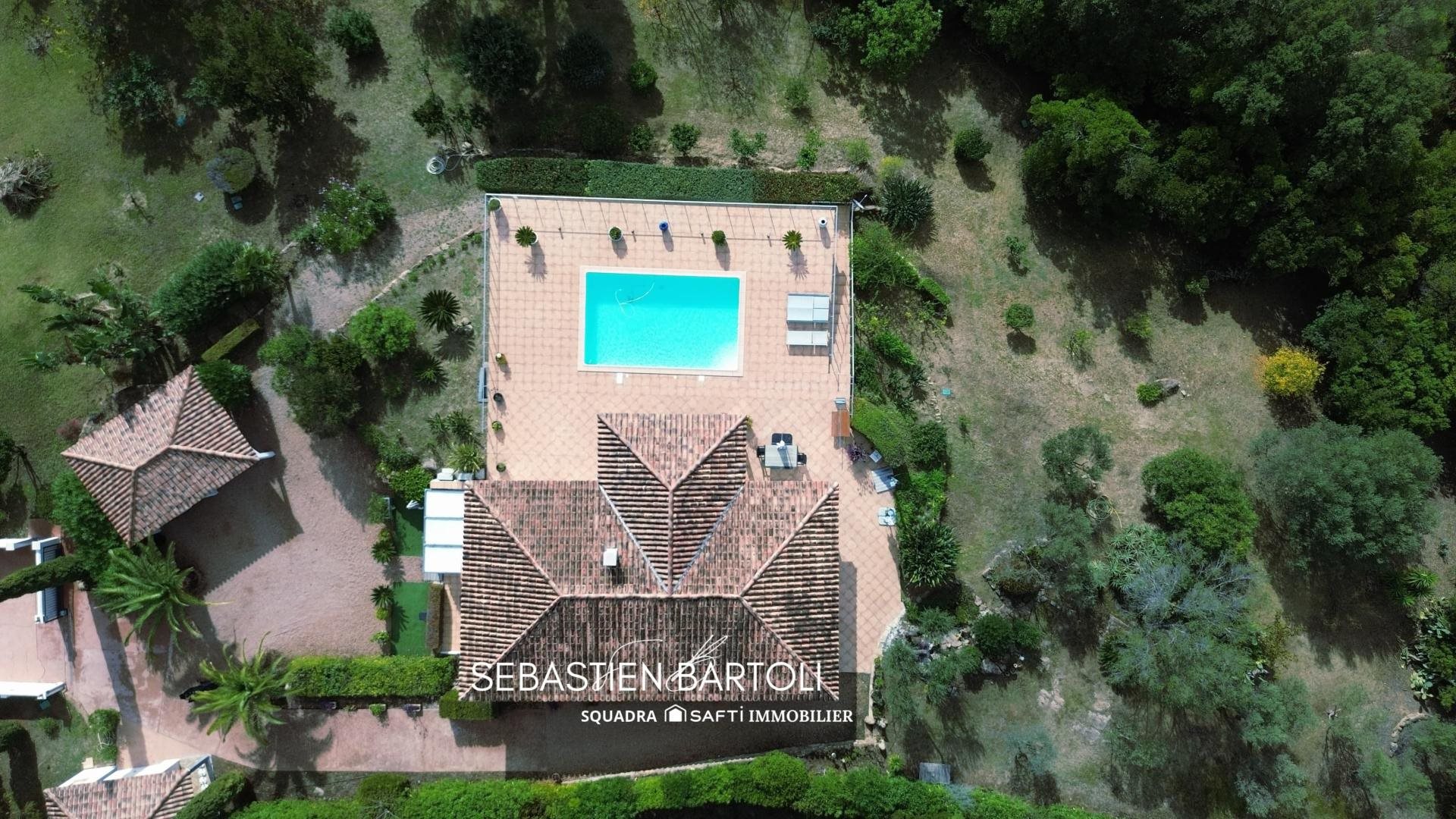 Maison à vendre, 192m², Sainte-Lucie de Porto-Vecchio