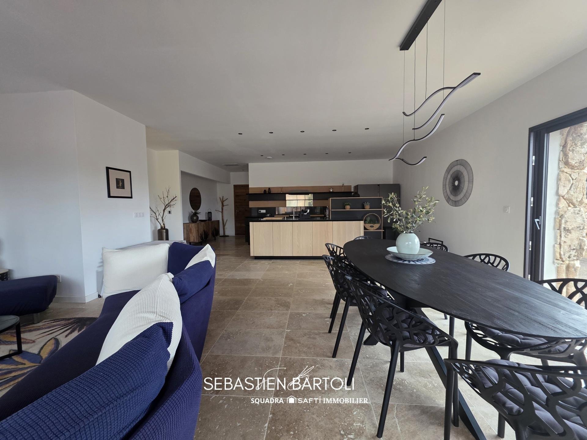 Maison à vendre, 150m², Figari