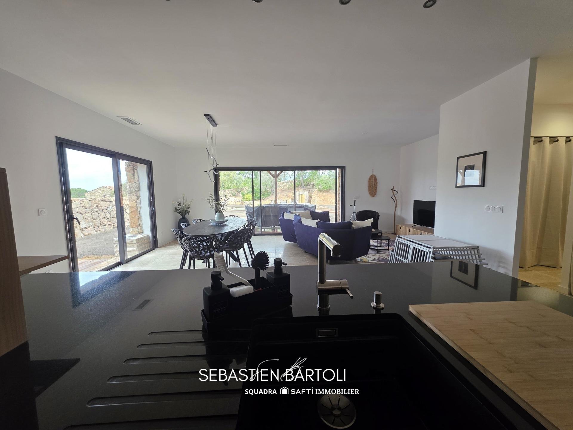 Maison à vendre, 150m², Figari