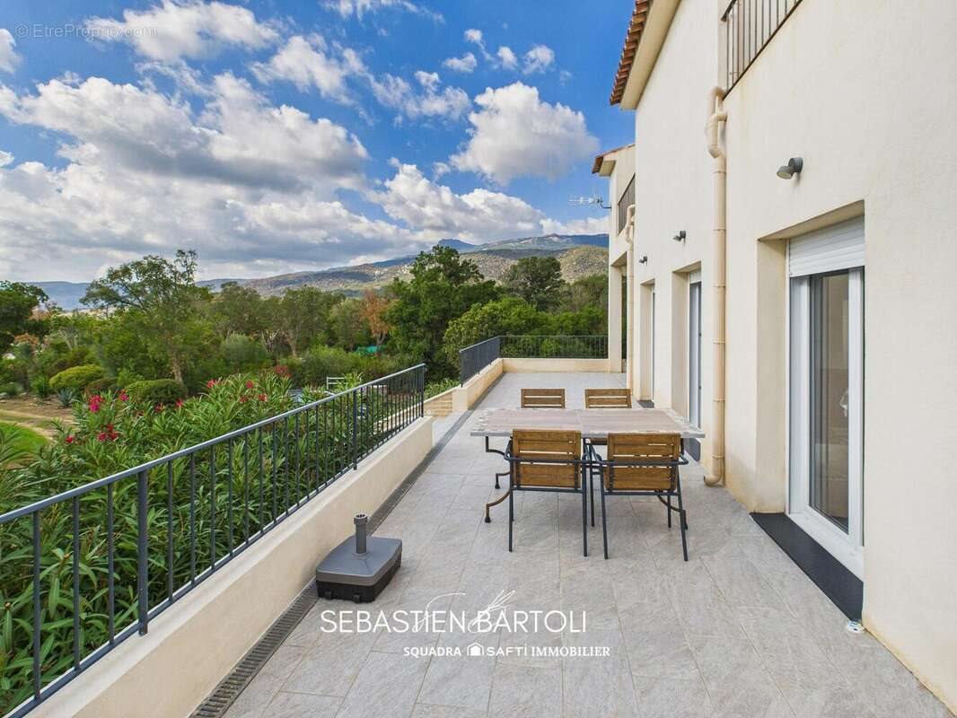Maison à vendre, 208m², Figari
