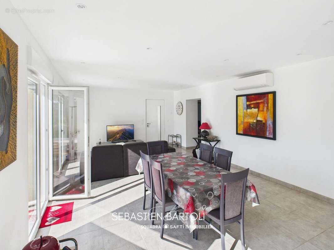 Maison à vendre, 208m², Figari