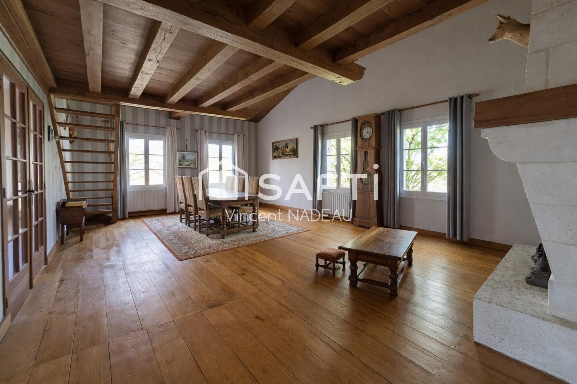 Maison à vendre, 194m², Montmoreau-Saint-Cybard