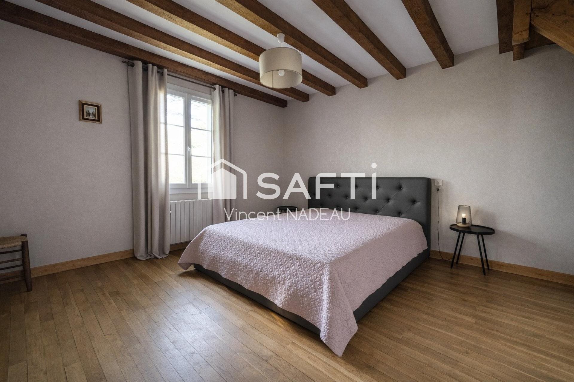 Maison à vendre, 194m², Montmoreau-Saint-Cybard