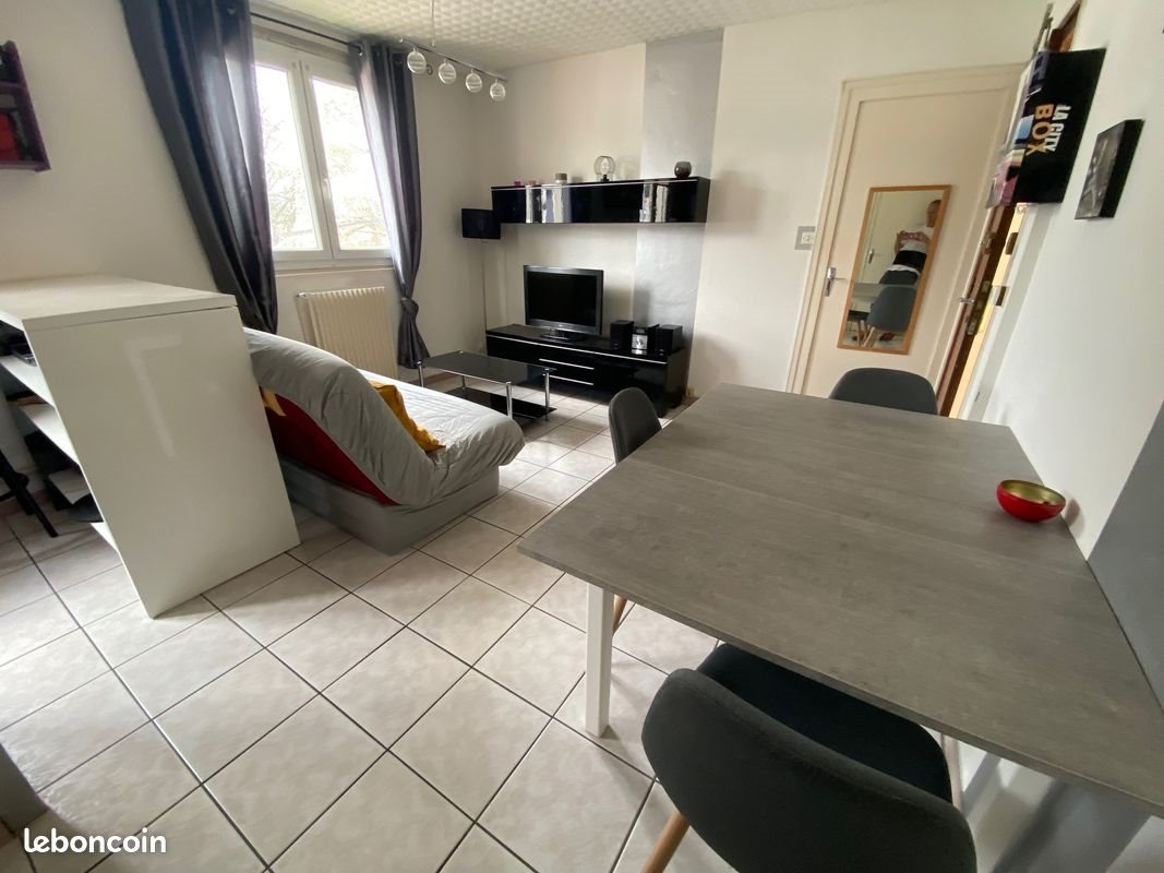 Appartement à louer, 35m², Saint-Etienne