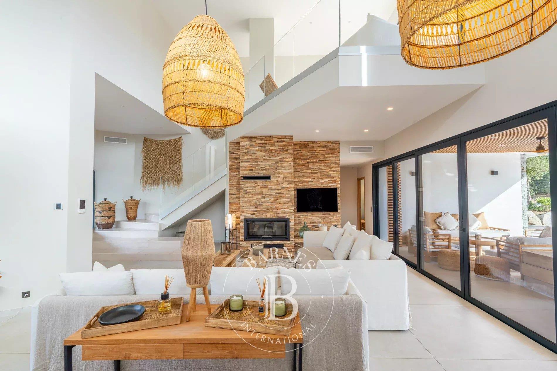 Maison à louer, 230m², Sainte-Lucie de Porto-Vecchio