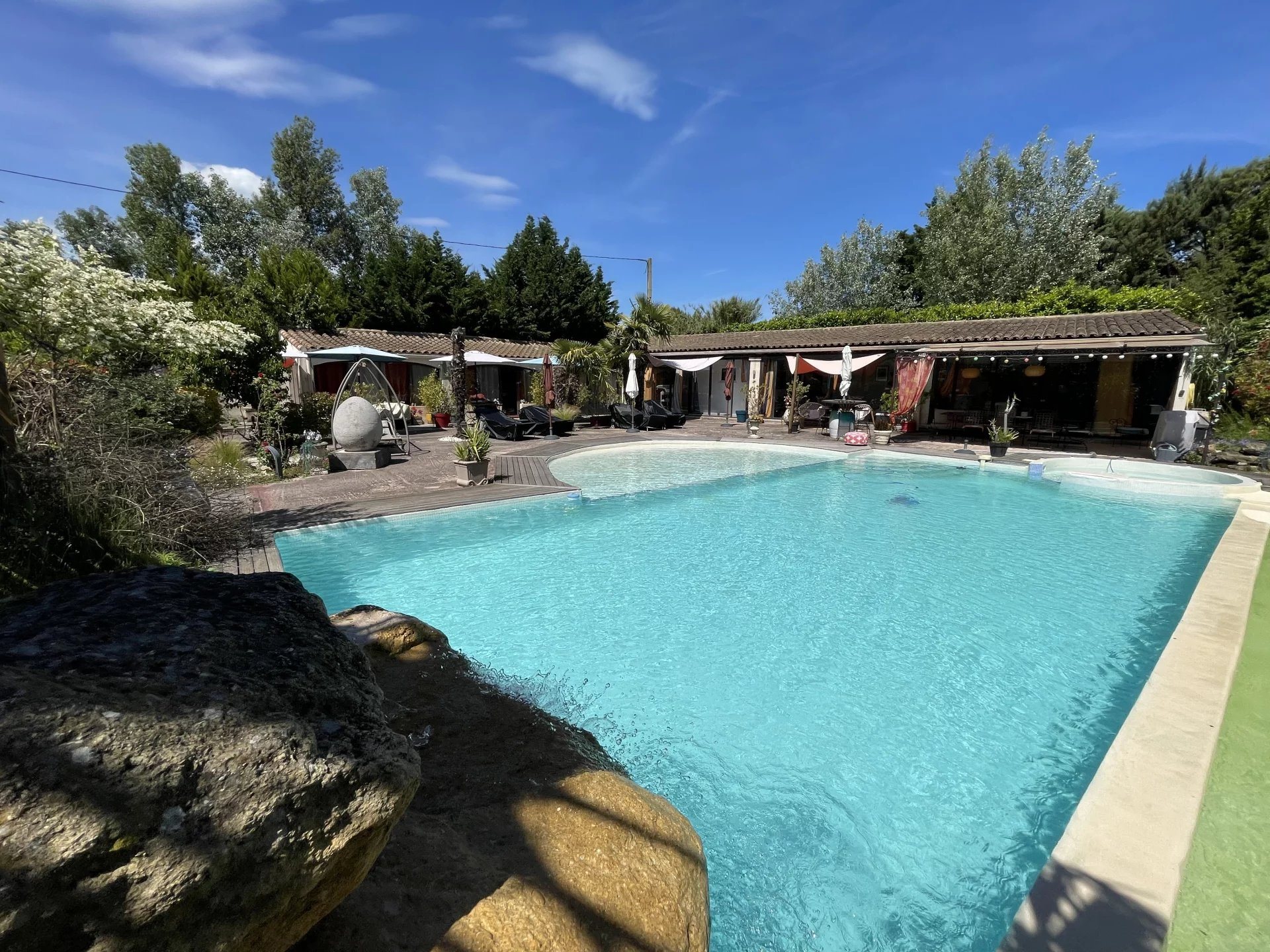 Maison à vendre, 375m², Mollégès