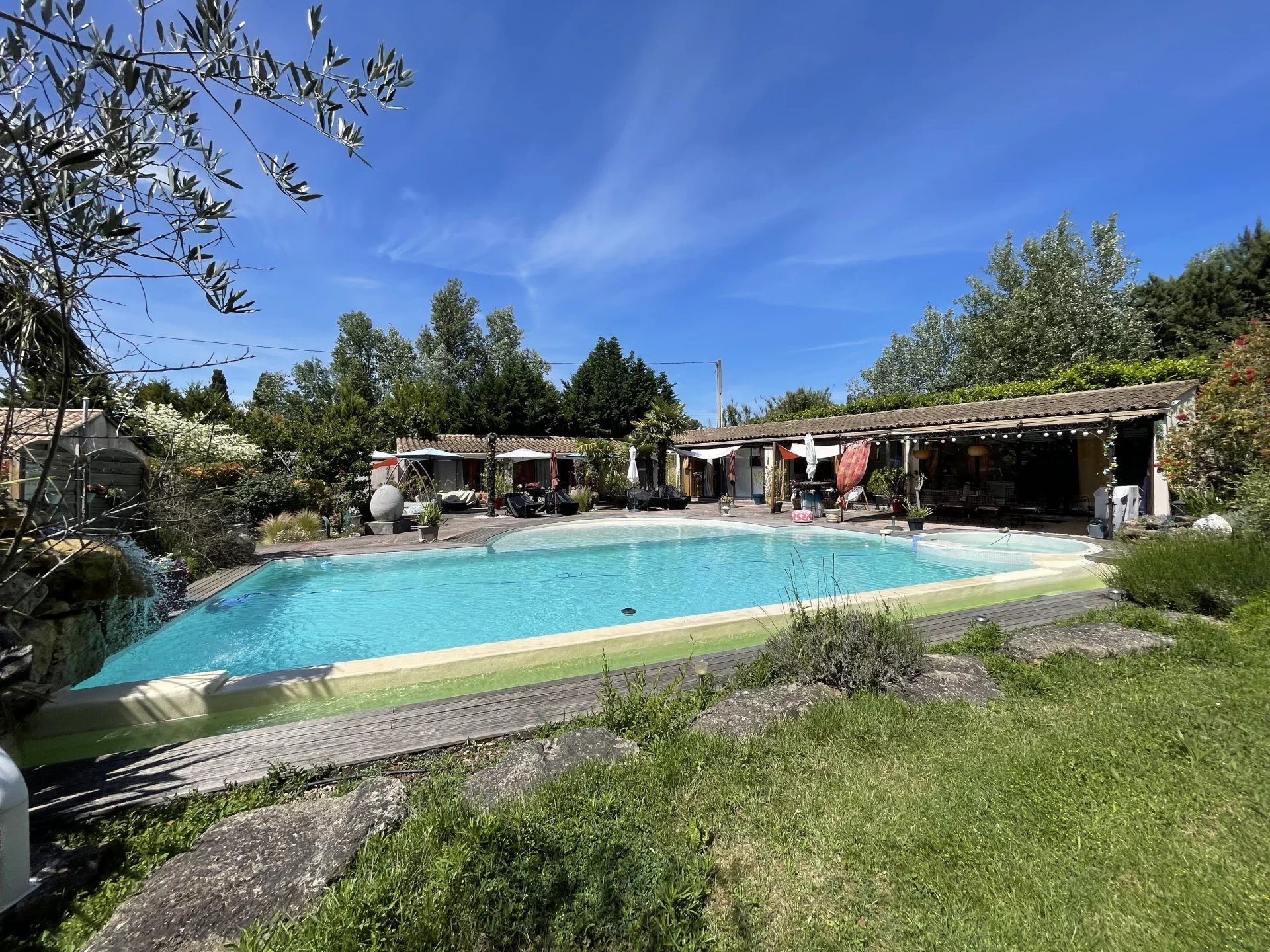 Maison à vendre, 375m², Mollégès