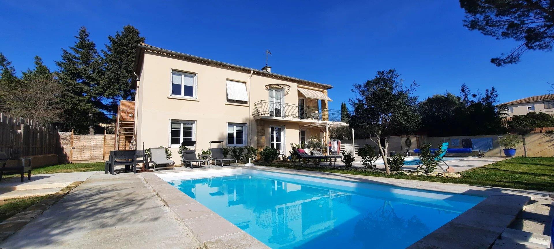 Maison à vendre, 236m², Uzès