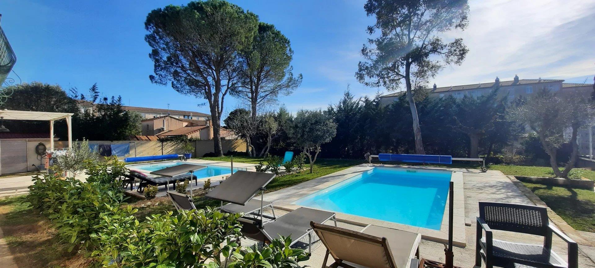 Maison à vendre, 236m², Uzès