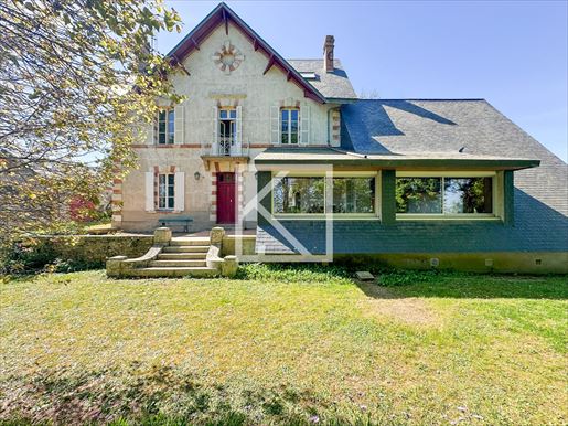 Maison 9 pièces 250 m² · à Beaupréau-en-Mauges · 250 m² · 354 900 €