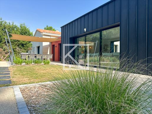 Maison 12 pièces 277 m² · à Les Herbiers · 277 m² · 960 000 €