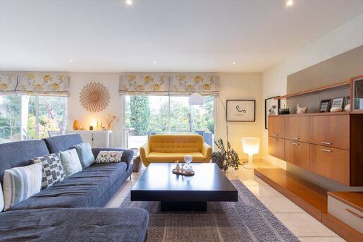 Maison 9 pièces 245 m² · à Cholet · 245 m² · 557 800 €