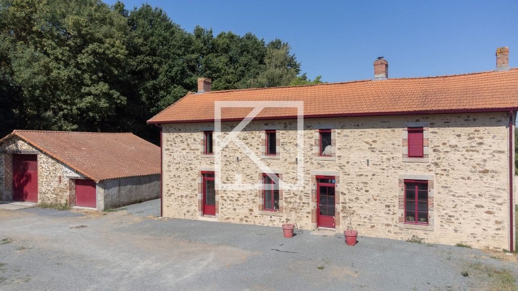 Maison à vendre, 252m², Mesnard-la-Barotière