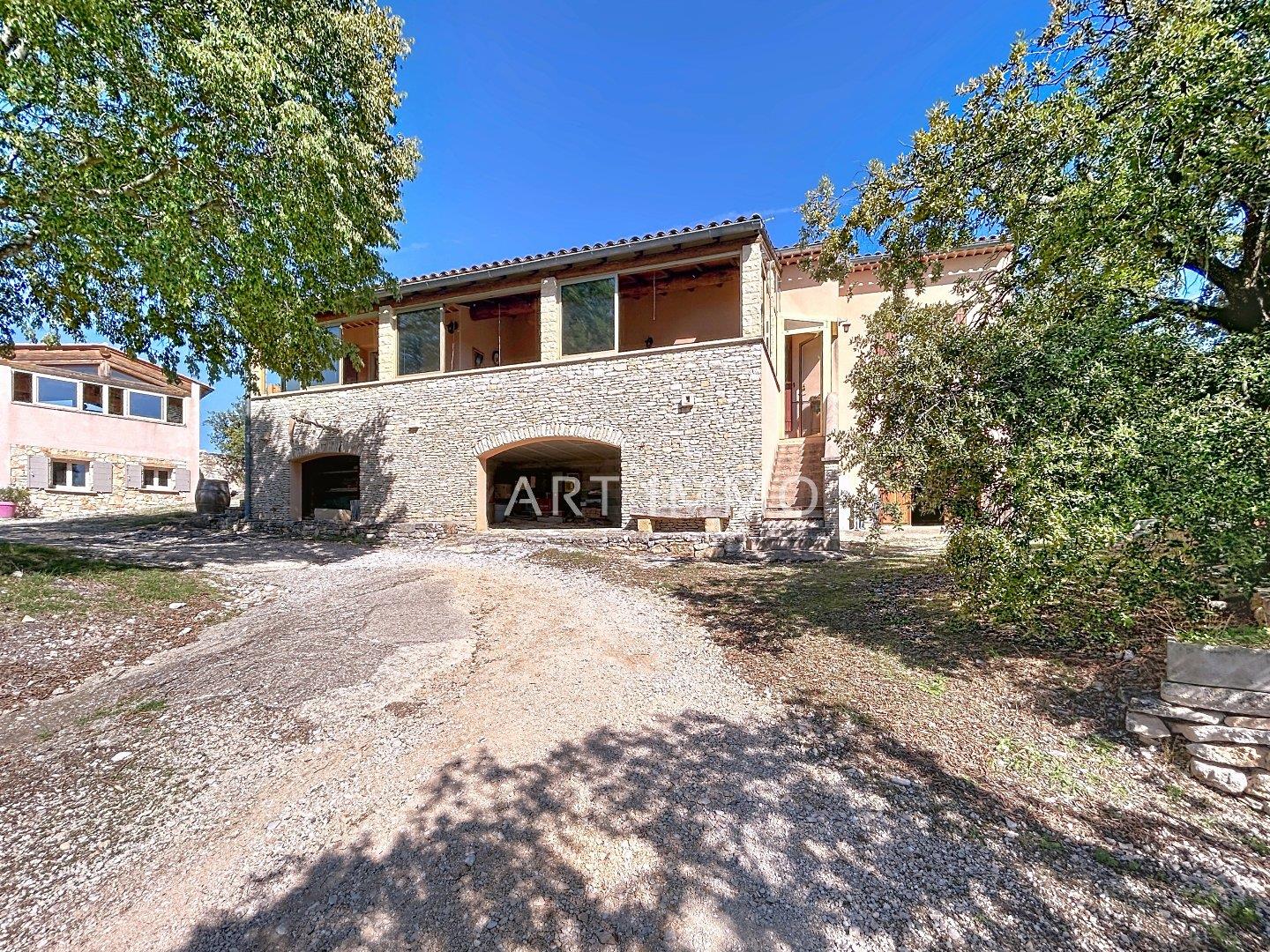 Maison à vendre, 177m², Saint-Saturnin-lès-Apt