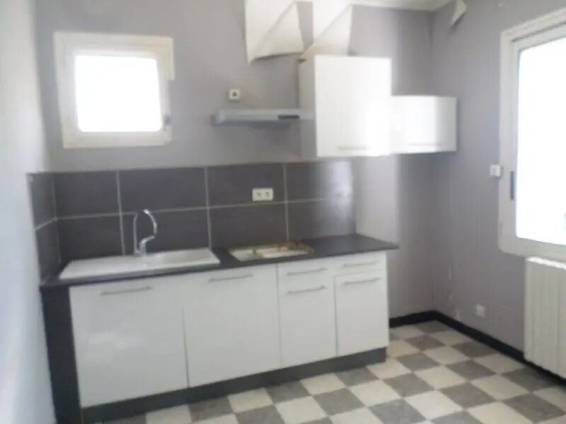 Maison à louer, 79m², Plaissan