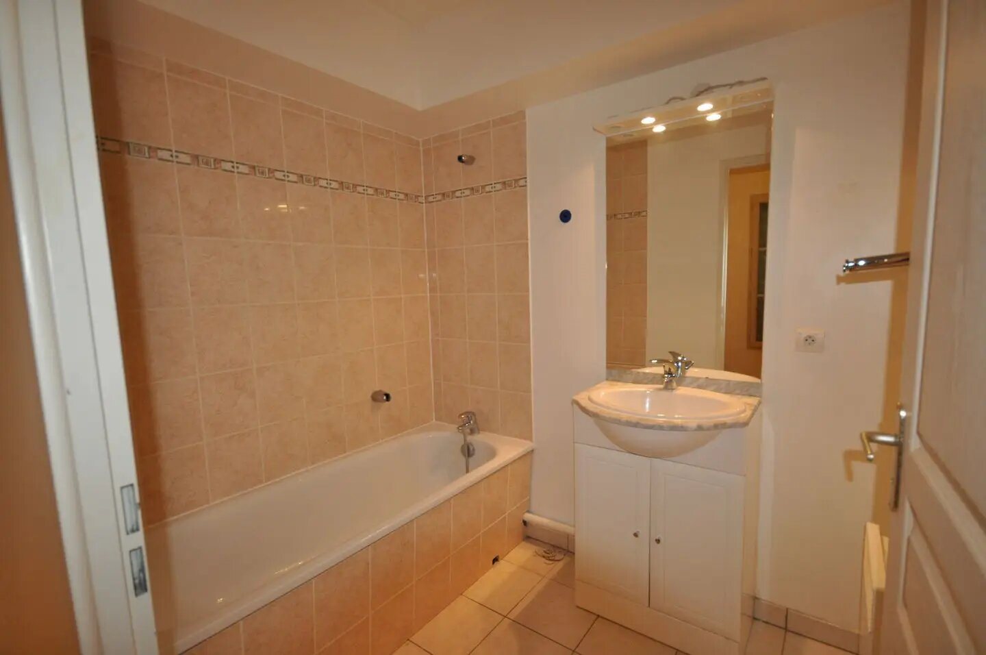 Appartement à louer, 43m², Beynes