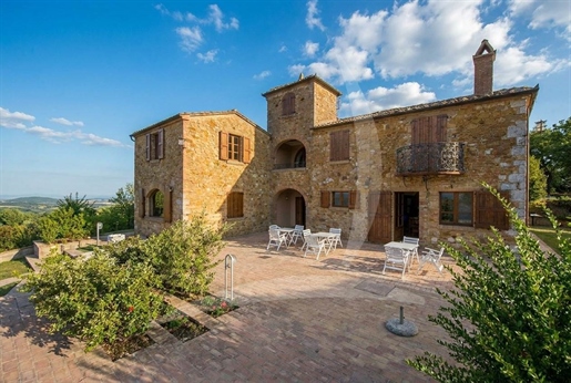 3 Sovrum - Lantgård - Toscana - Till Salu - A1190rc30105