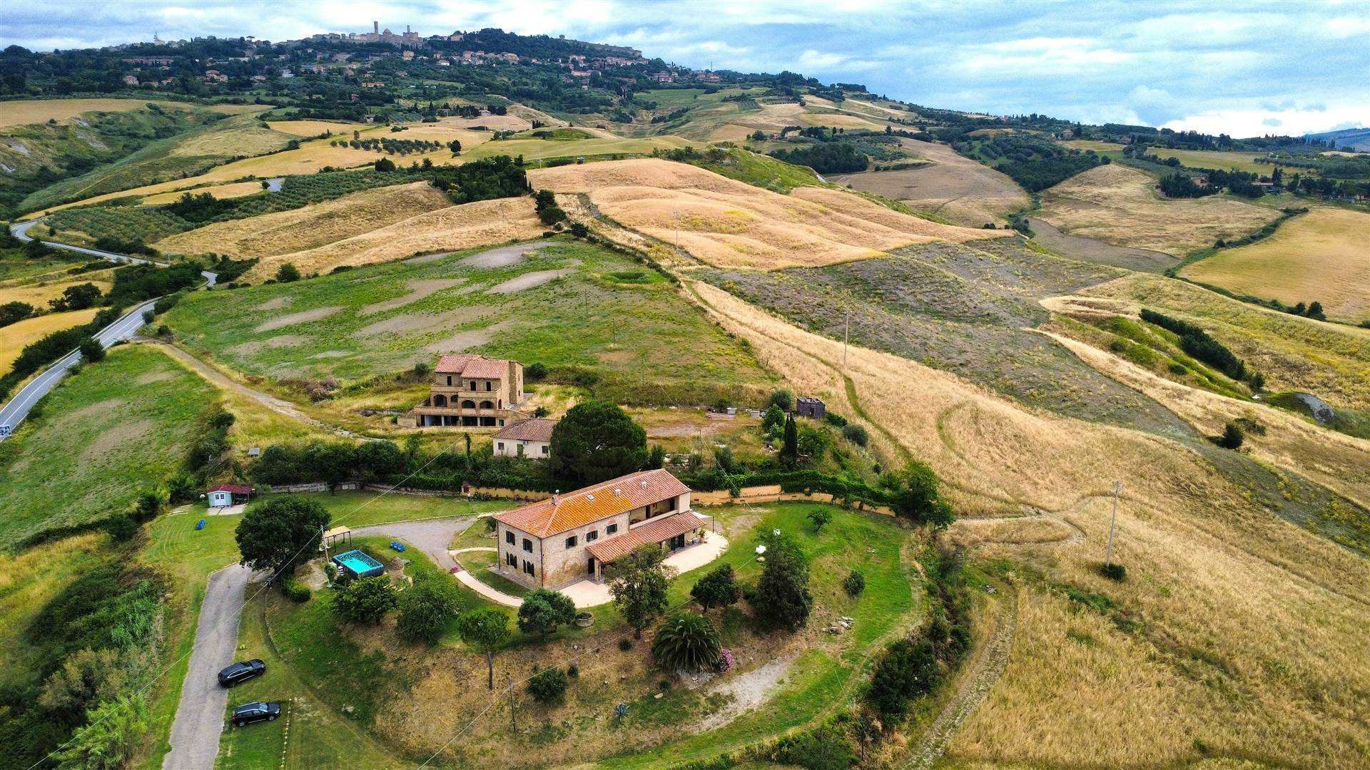 Volterra (Pisa) photo 2