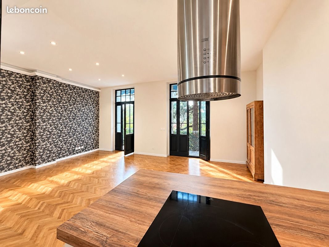Appartement à louer, 102m², Marseille 8ème