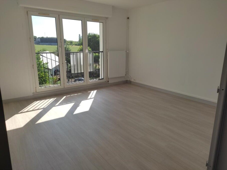 Appartement à louer, 73m², Charmes