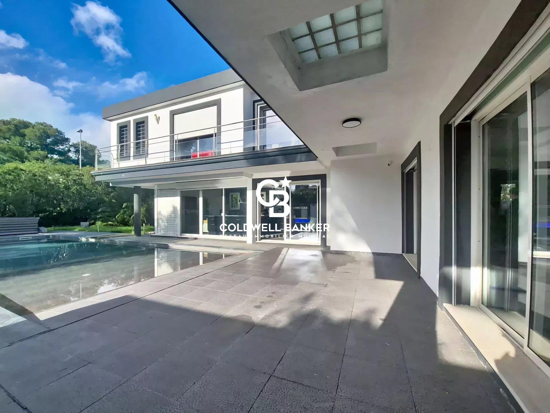 Maison à vendre, 280m², Saint-Raphaël