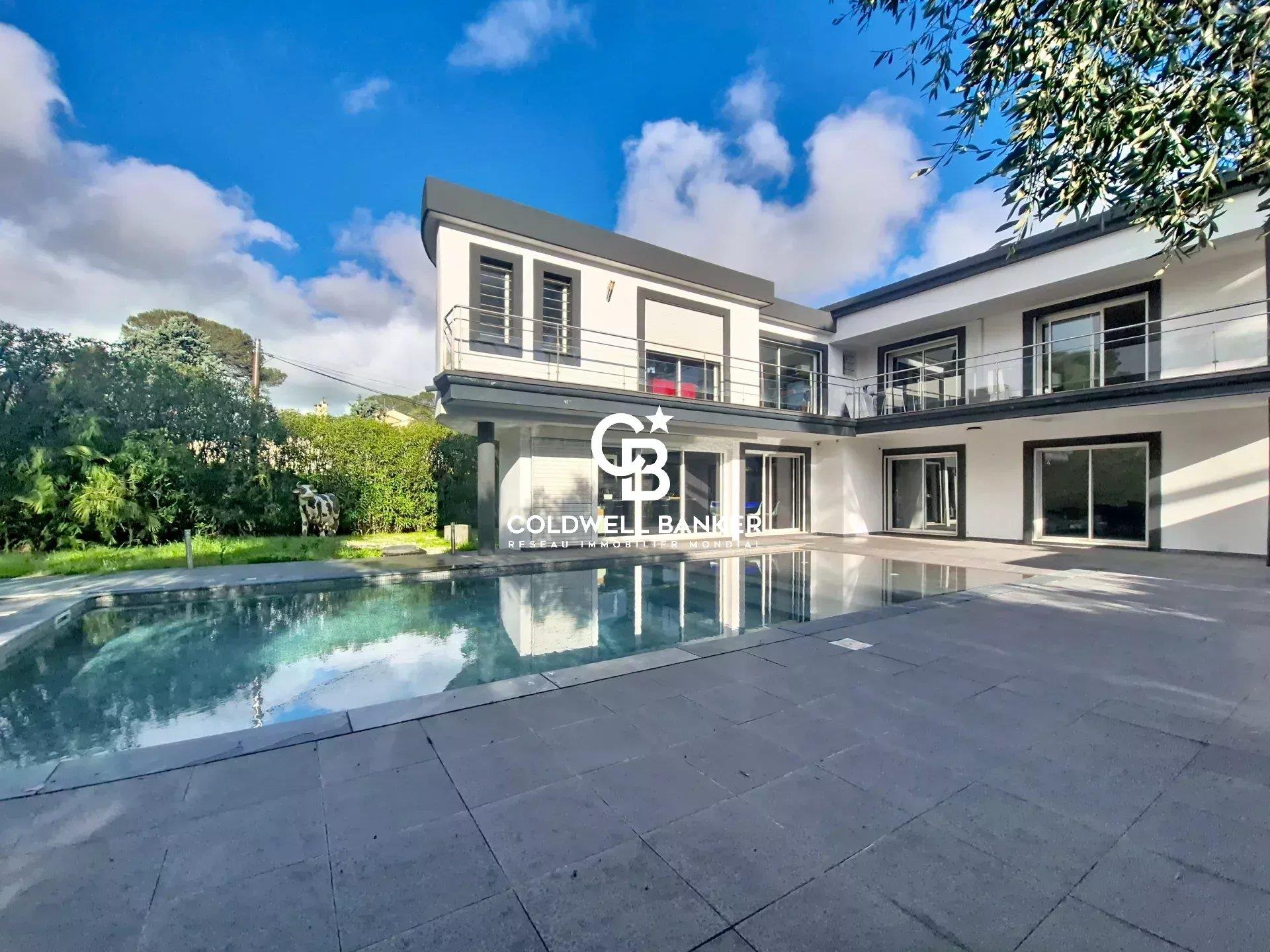 Maison à vendre, 280m², Saint-Raphaël