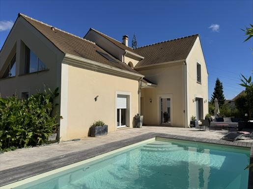 8 pièces 225 m² · à Médan · 225 m² · 850 000 €