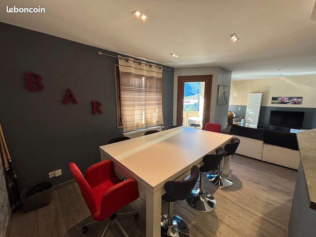 Appartement à louer, 98m², Cluses