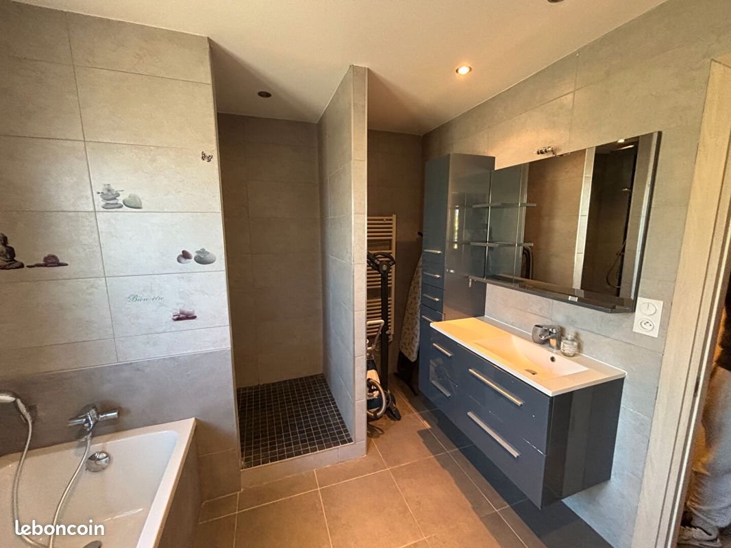 Appartement à louer, 98m², Cluses