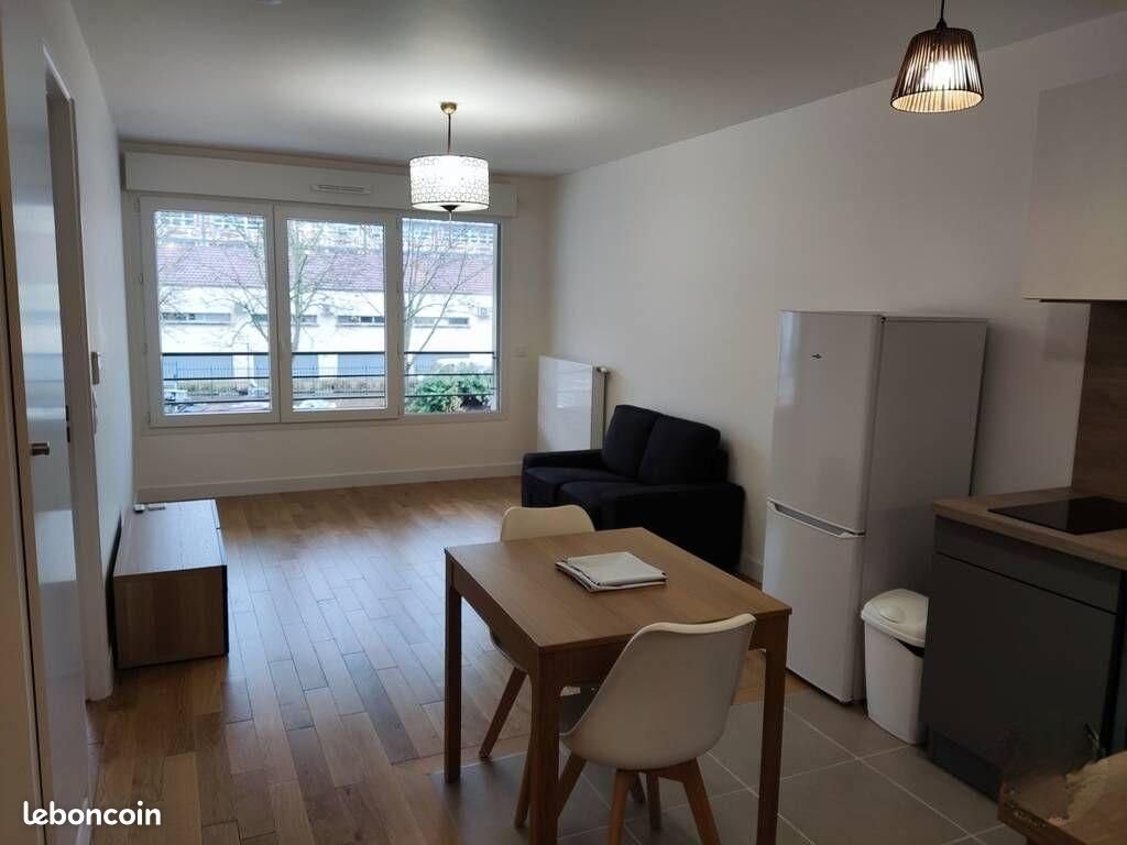 Appartement à louer, 40m², Courbevoie
