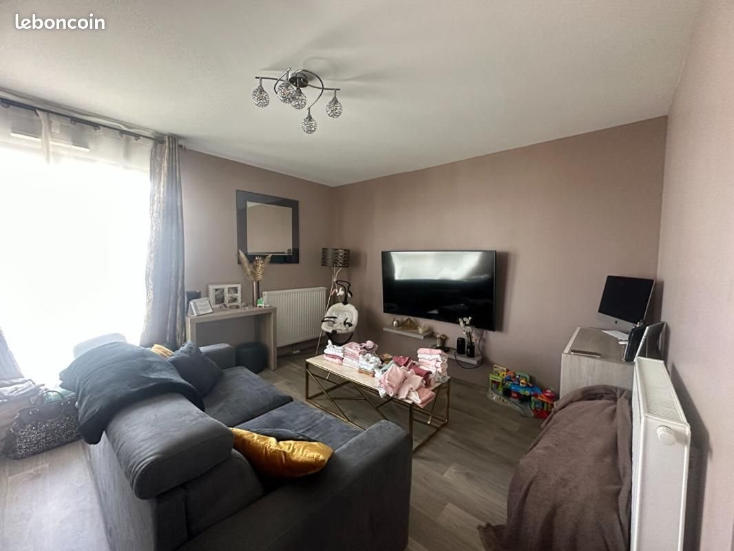 Appartement à louer, 46m², Egly