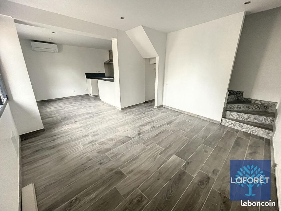 Maison à louer, 81m², Egly