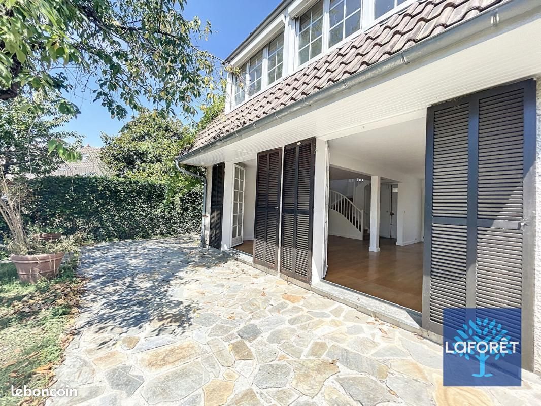 Maison à louer, 157m², Breuillet