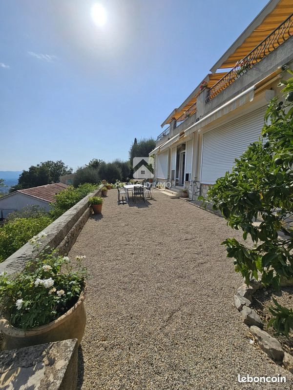 Appartement à louer, 76m², Grasse