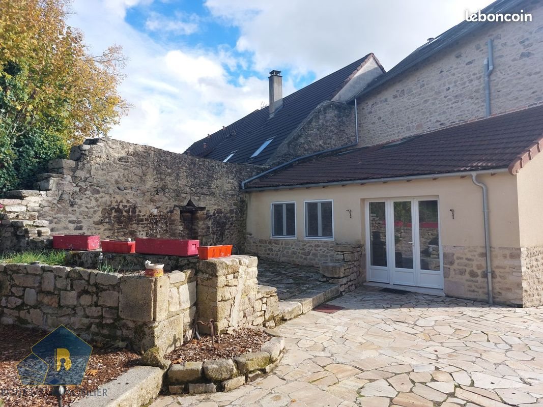 Maison à vendre, 177m², Saint-Silvain-sous-Toulx