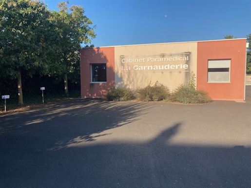 Local commercial 242 m² · à Panzoult · 242 m² · 326 000 €