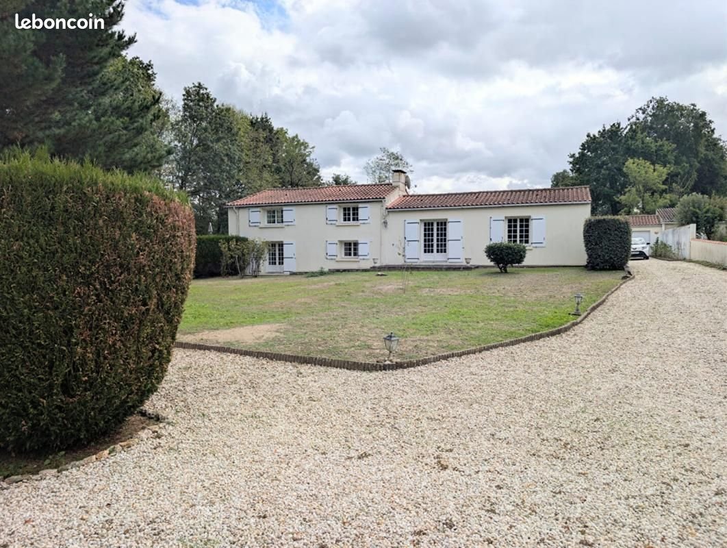 Maison à vendre, 122m², Saint-Révérend