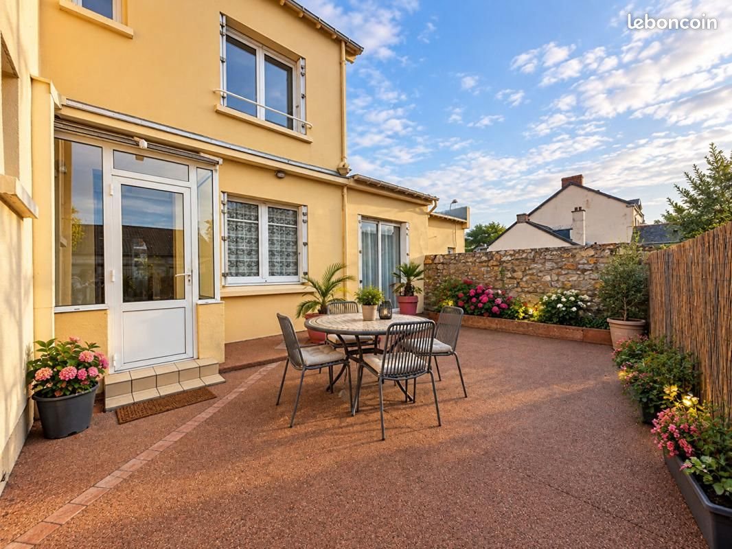 Maison à vendre, 178m², Lusanger