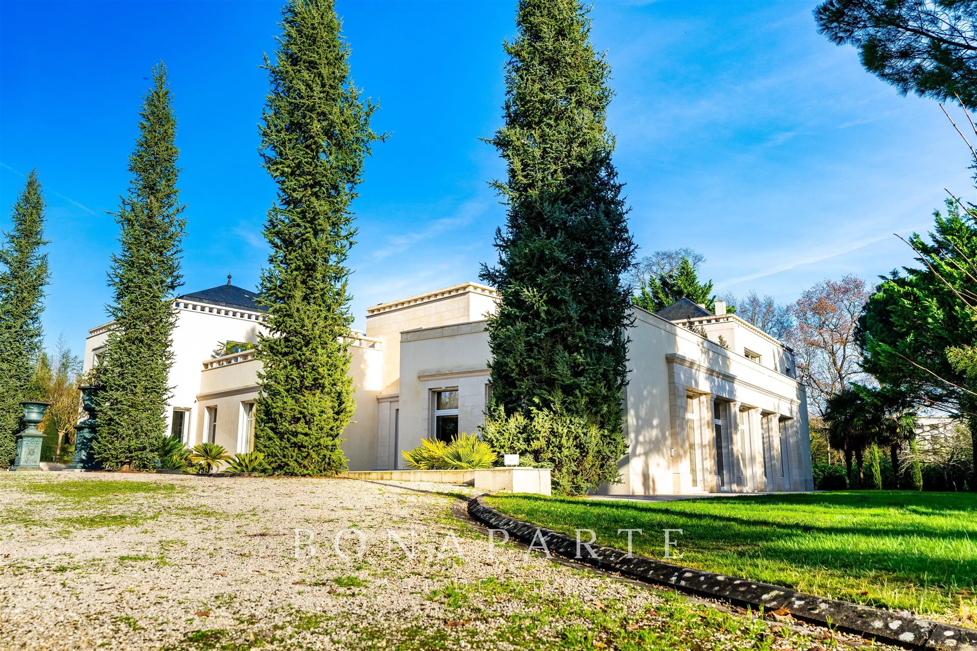 Maison à vendre, 580m², Saint-Cyr-sur-Loire