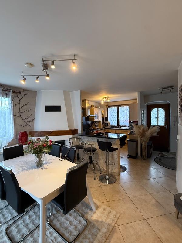 Maison à vendre, 115m², Cranves-Sales
