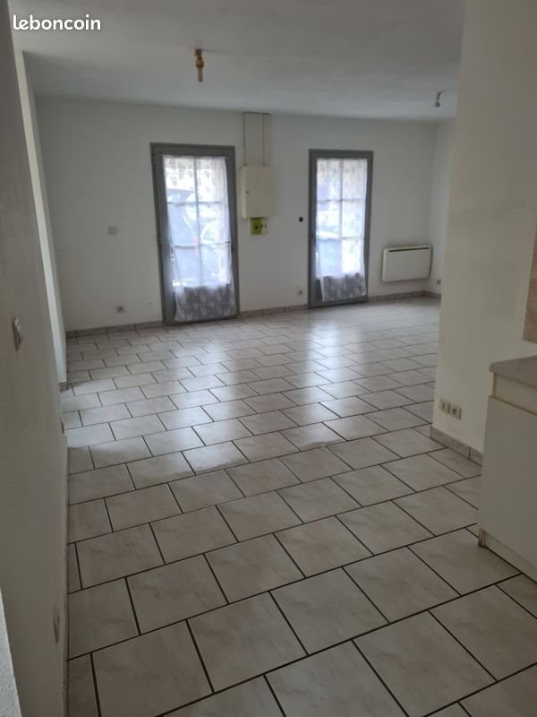 Appartement à louer, 54m², Sellières