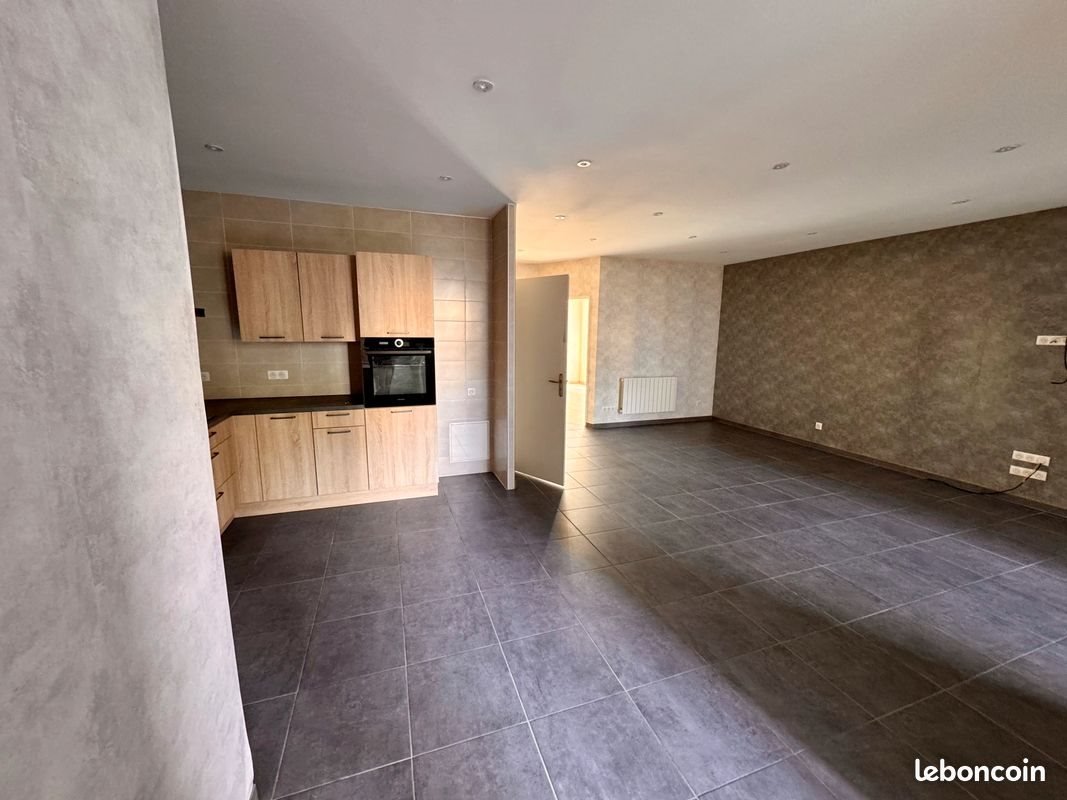 Appartement à louer, 83m², Lons-le-Saunier