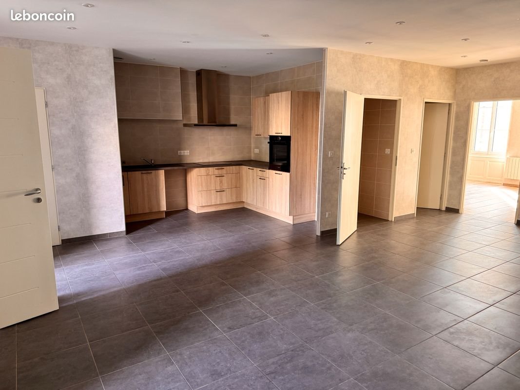 Appartement à louer, 83m², Lons-le-Saunier