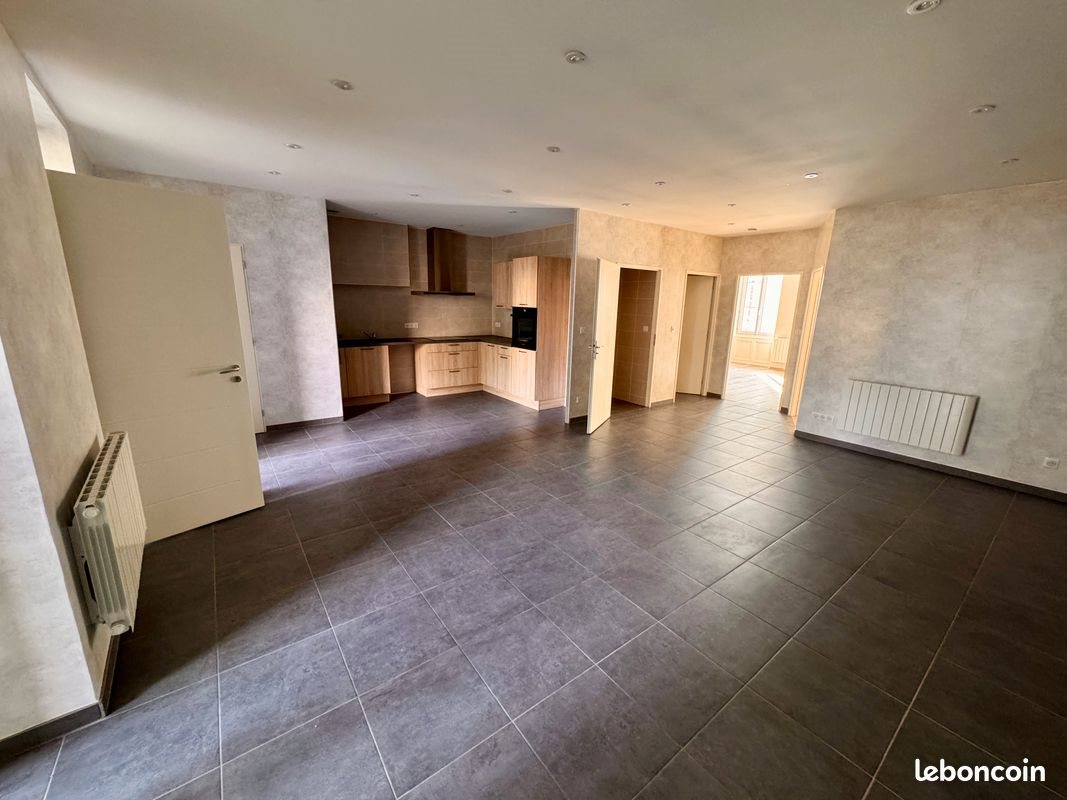 Appartement à louer, 83m², Lons-le-Saunier