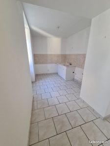 Appartement à louer, 66m², Sellières