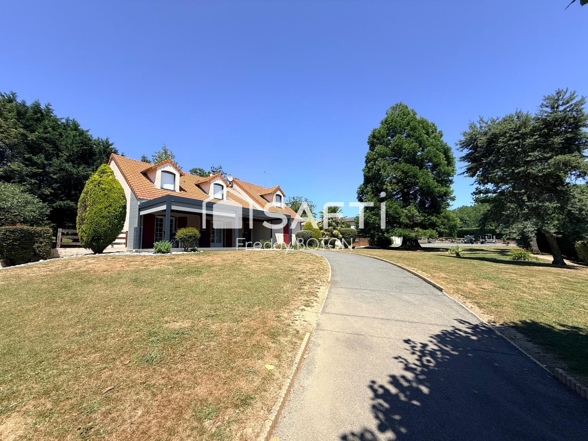 Maison à vendre, 189m², Courlay