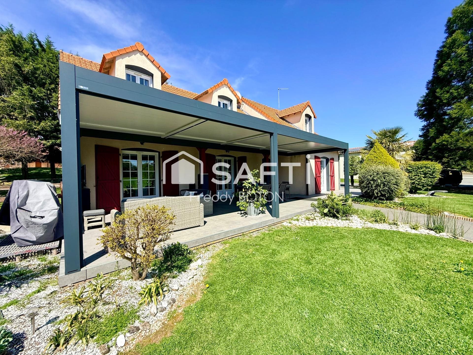 Maison à vendre, 189m², Courlay