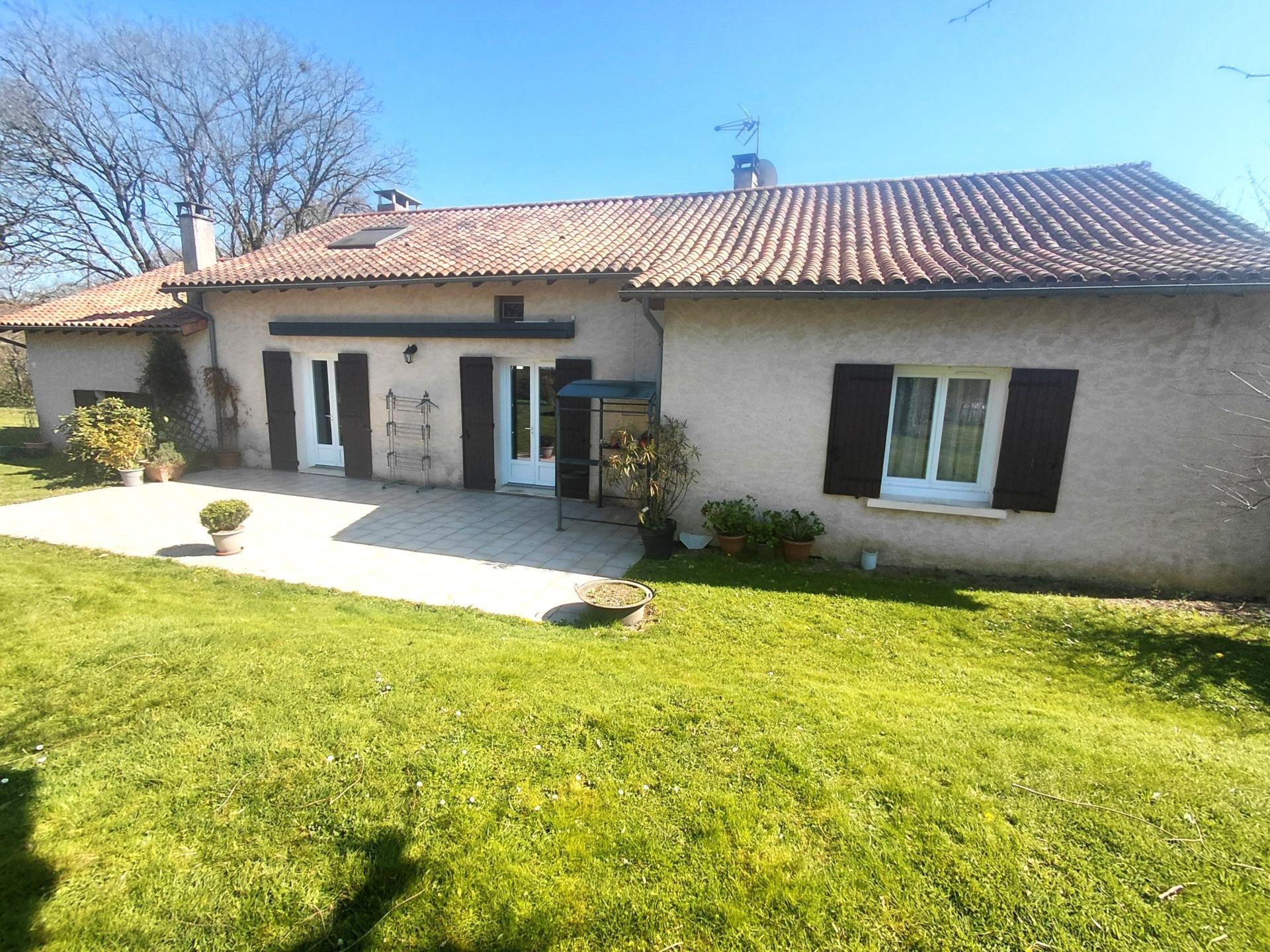 Maison à vendre, 120m², Saint-Saud-Lacoussière