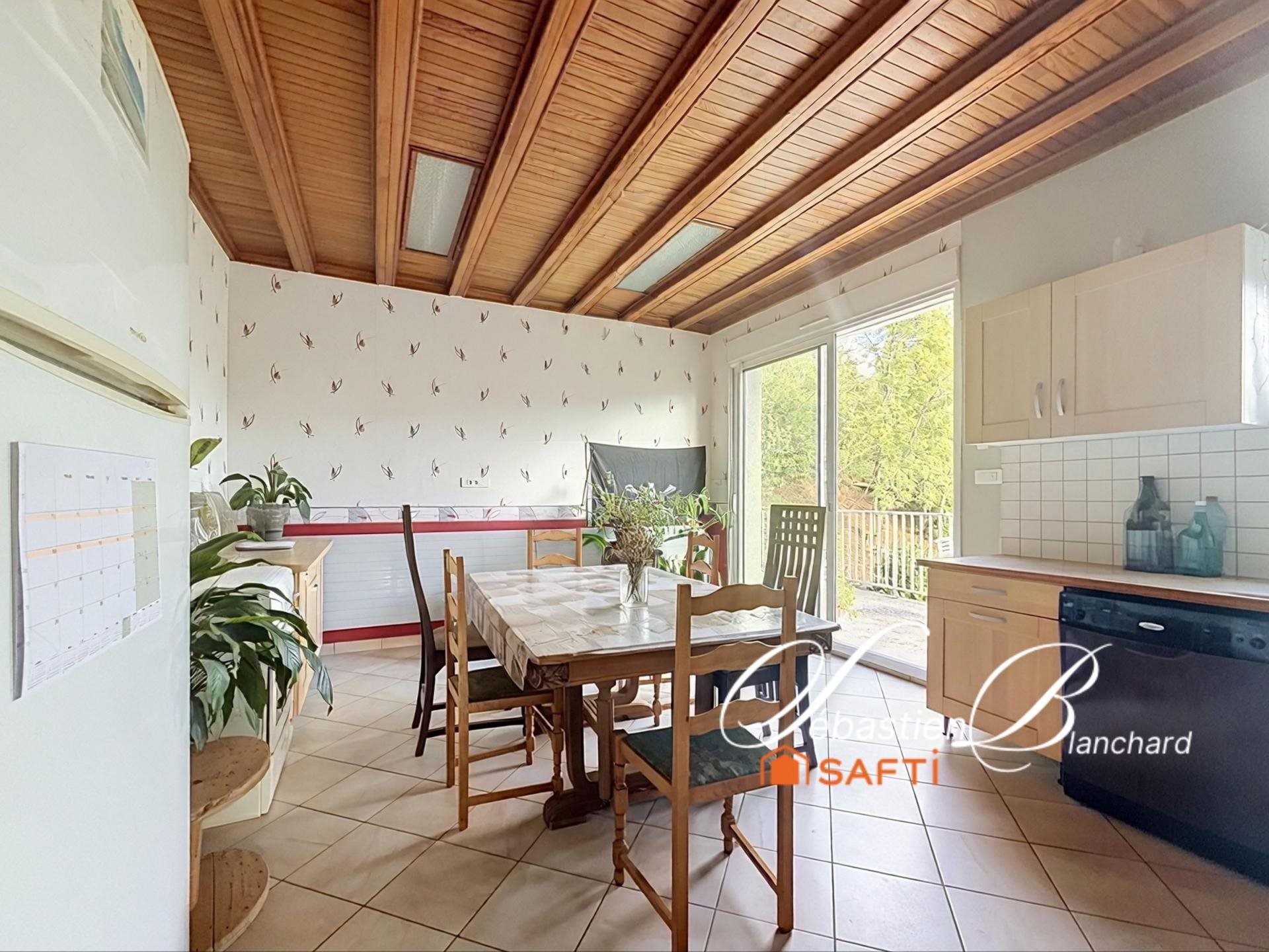 Maison à vendre, 214m², Challonges