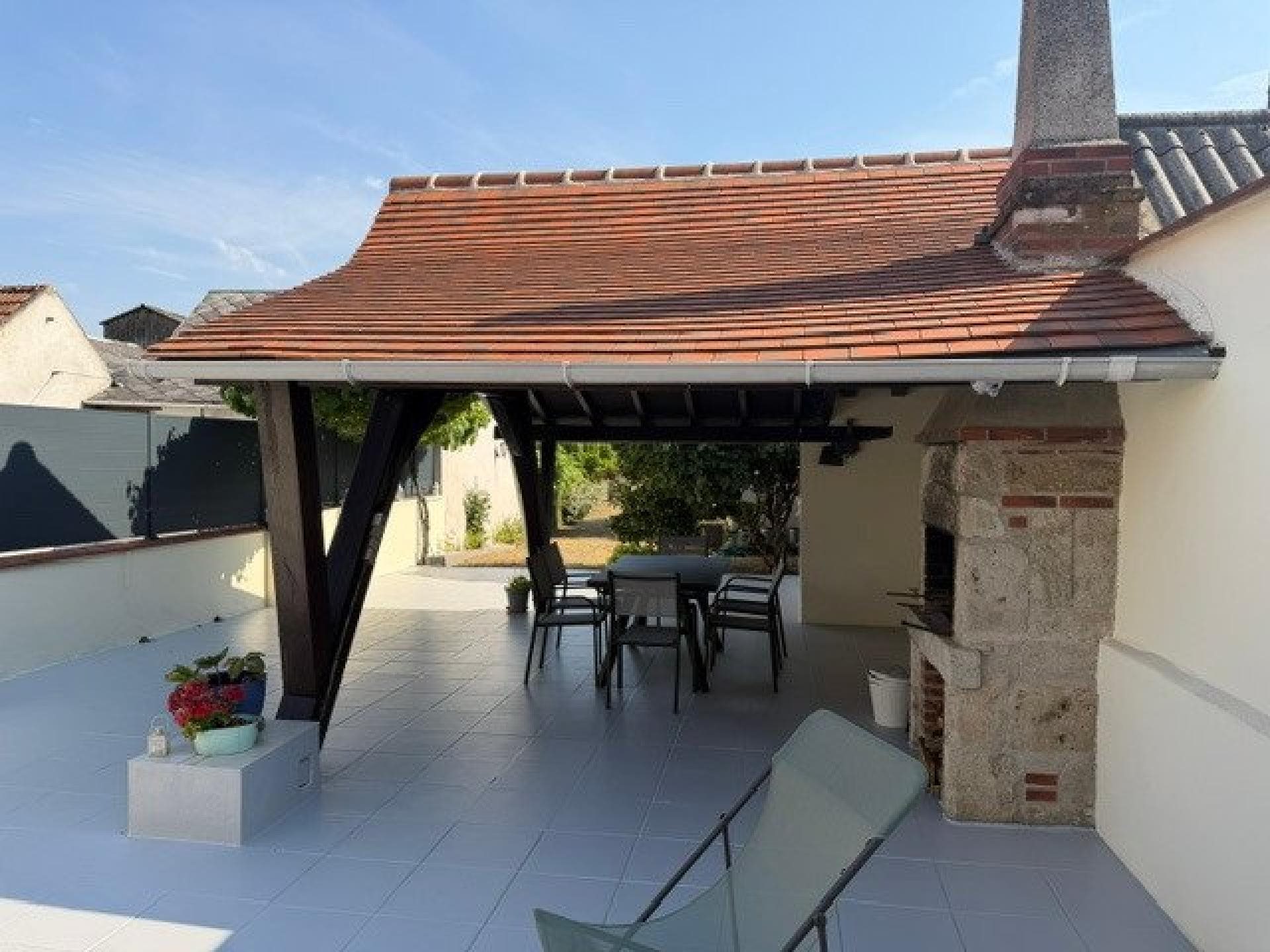 Maison à vendre, 247m², Saint-Denis-de-l'Hôtel